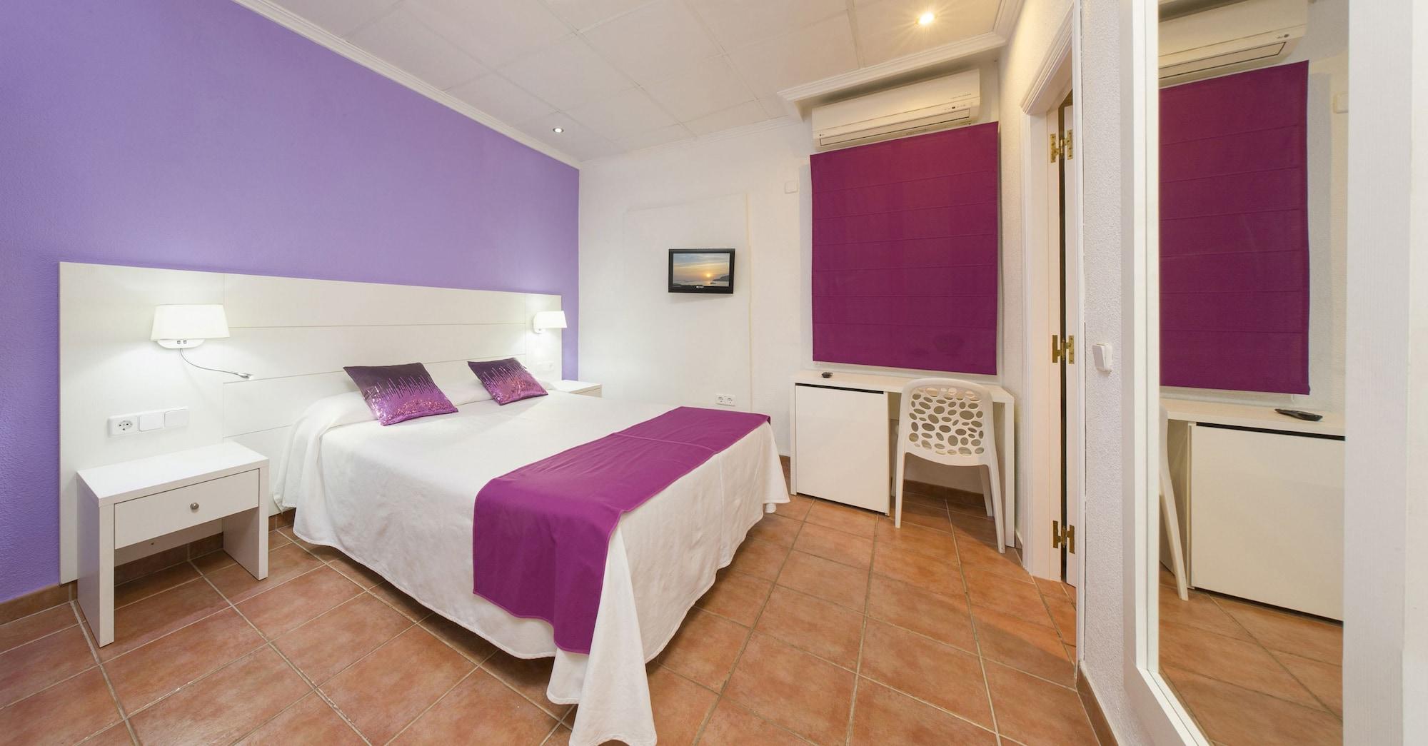 Hostal Adelino San Antonio  Luaran gambar
