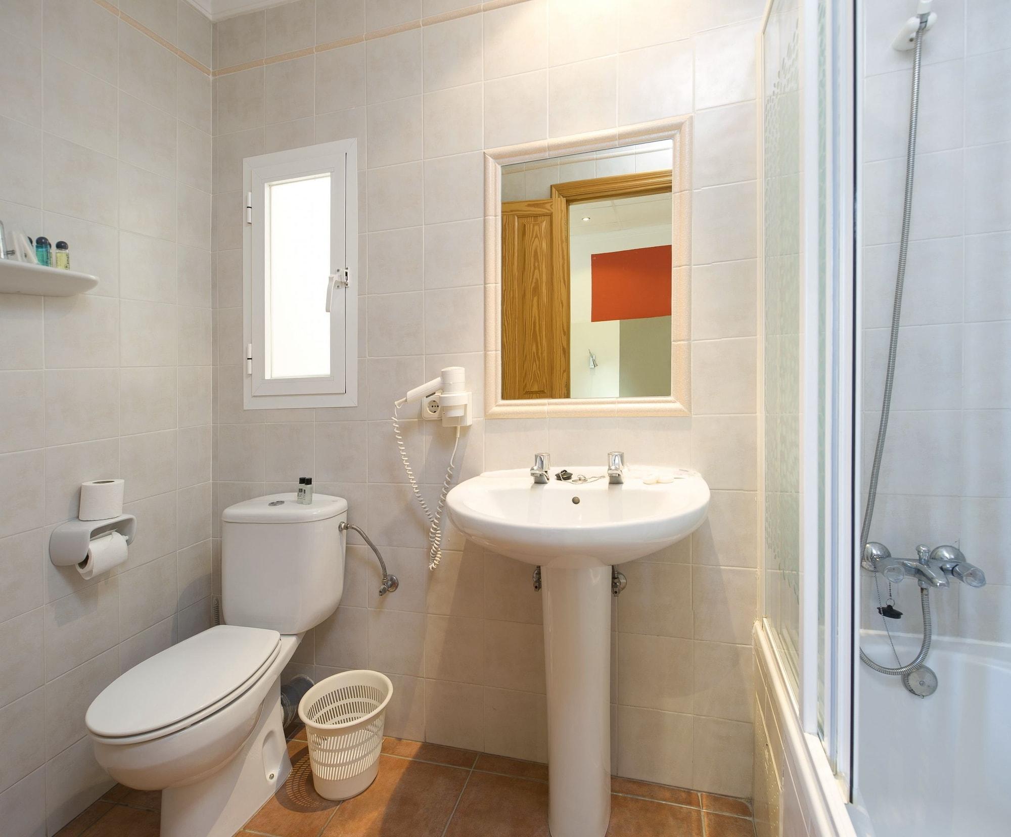 Hostal Adelino San Antonio  Luaran gambar