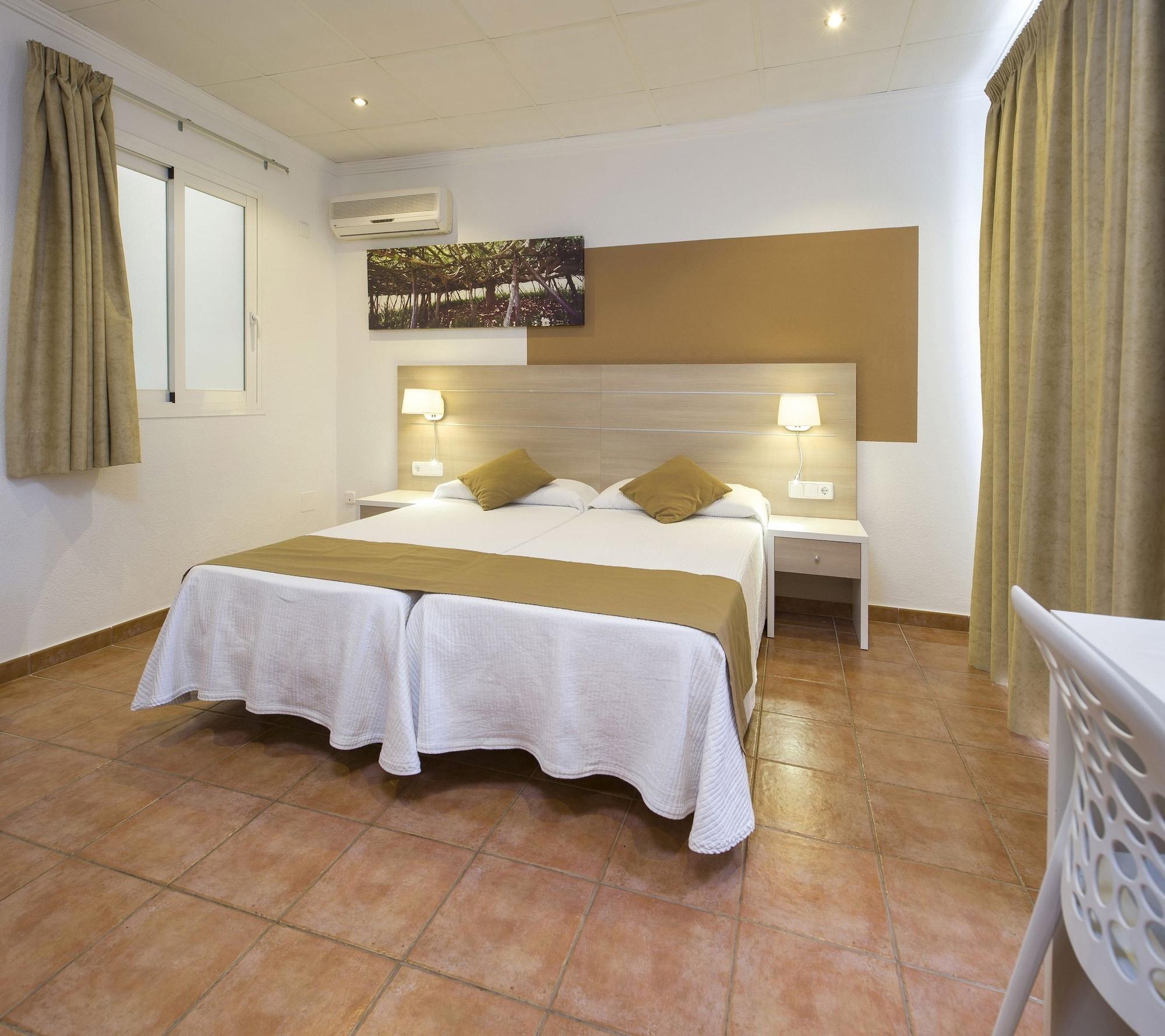 Hostal Adelino San Antonio  Luaran gambar