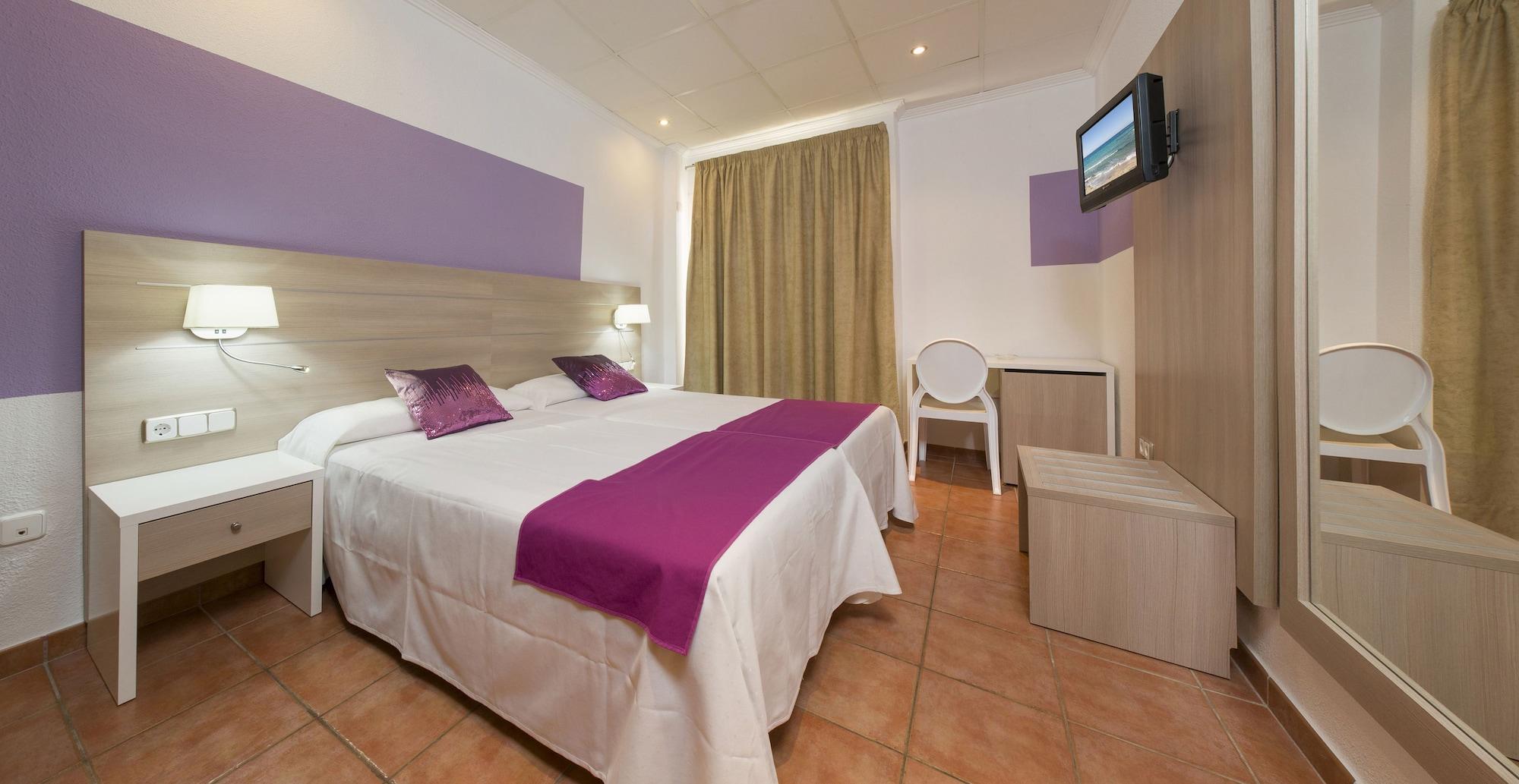 Hostal Adelino San Antonio  Luaran gambar