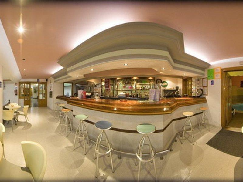 Hostal Adelino San Antonio  Luaran gambar