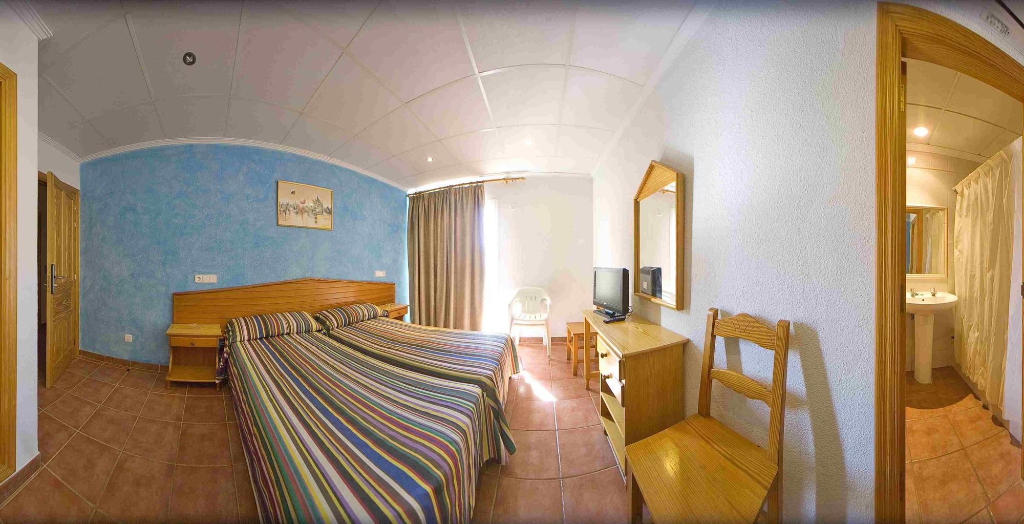 Hostal Adelino San Antonio  Luaran gambar